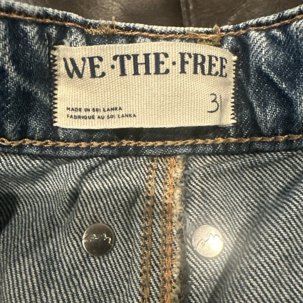 We The Free People Size 31 Rue Denim Long Shorts Mid Rise Pleated Vintage Blue